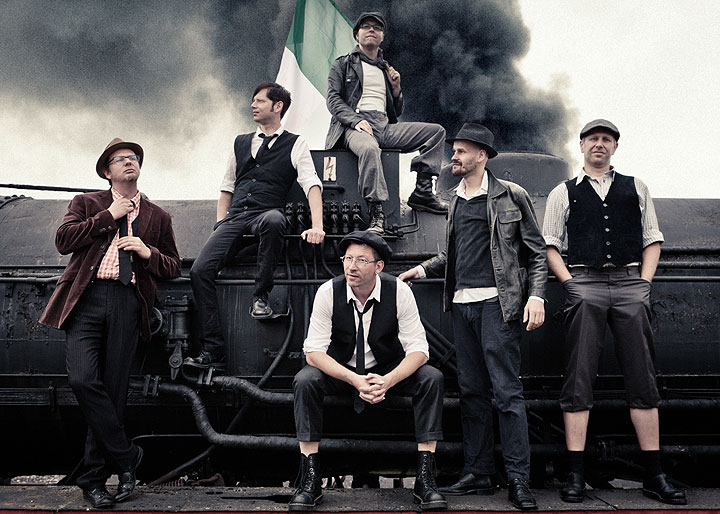 Fiddler's Green группа. Fiddler&amp;#39;s Green группа. Fiddler's Green фото. Patrick Przywara Fiddler’s Green